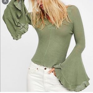 Free people soo dramatic flare sleeve green knit top